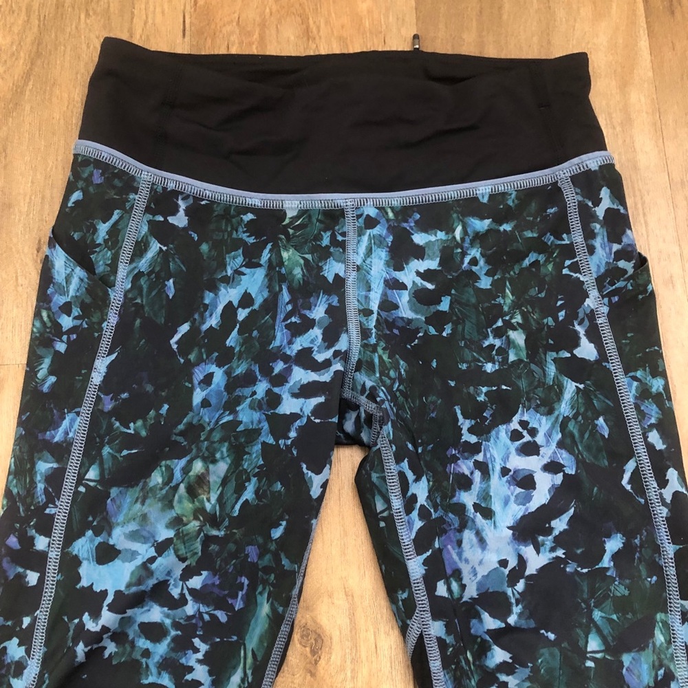 LULULEMON | Blue & Green Pattern Running 7/8 Crop